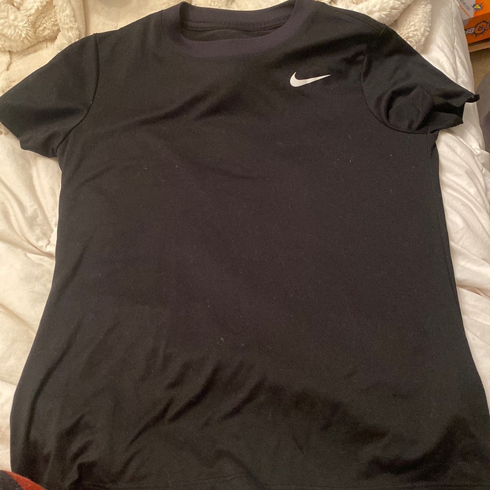 black dri-fit nike tee